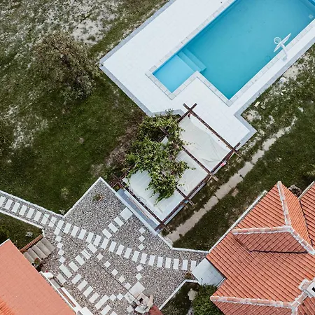Uzivancija Villa *
